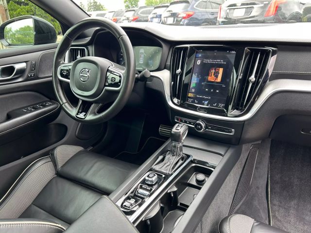 2020 Volvo S60 T6 R-Design photo 14