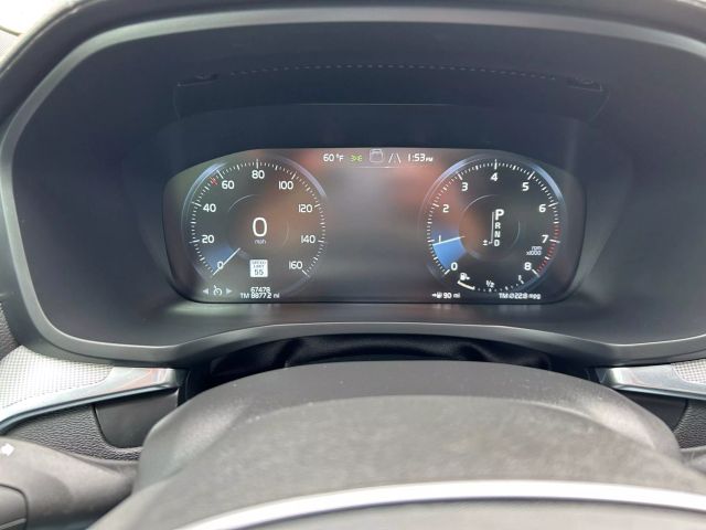 2020 Volvo S60 T6 R-Design photo 6