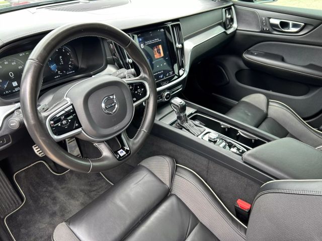 2020 Volvo S60 T6 R-Design photo 12