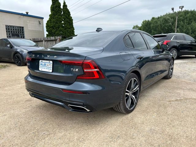 2020 Volvo S60 T6 R-Design photo 4