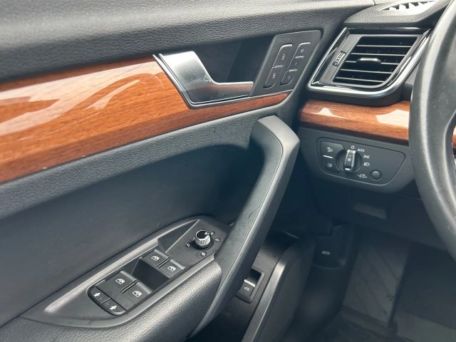 2021 Audi Q5 45 TFSI Premium photo 10