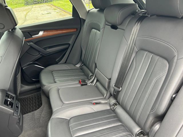 2021 Audi Q5 45 TFSI Premium photo 17