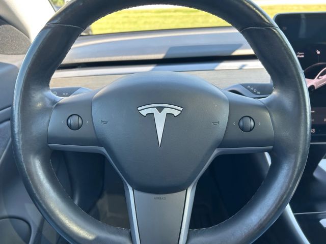 2018 Tesla Model 3 Long Range photo 5