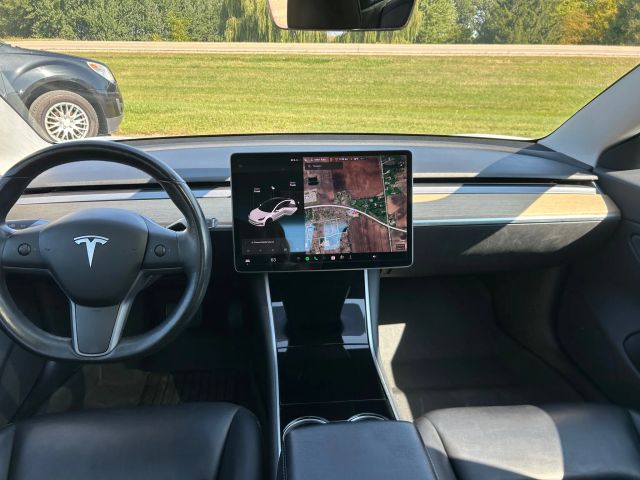 2018 Tesla Model 3 Long Range photo 15