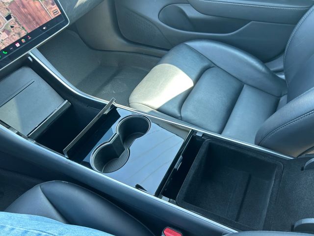 2018 Tesla Model 3 Long Range photo 9