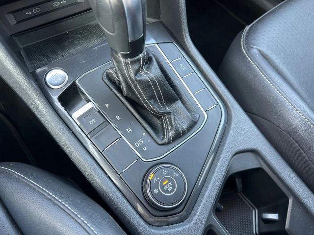 2021 Volkswagen Tiguan R-Line Black SEL photo 10