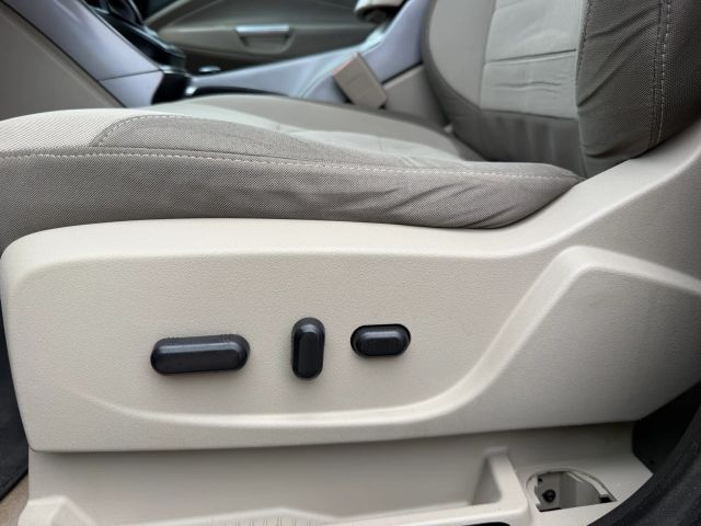 2015 Ford Escape SE - Photo 9