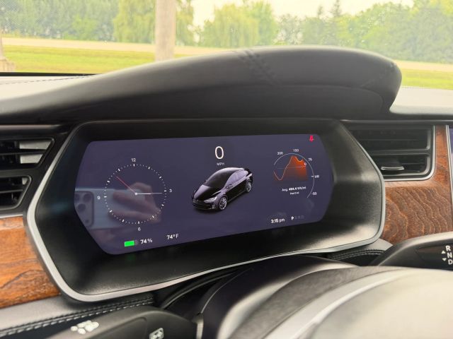 2020 Tesla Model X Long Range - Photo 10