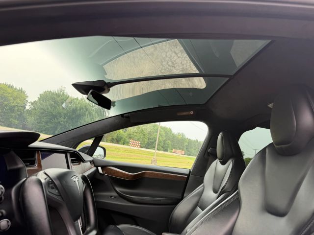 2020 Tesla Model X Long Range - Photo 20