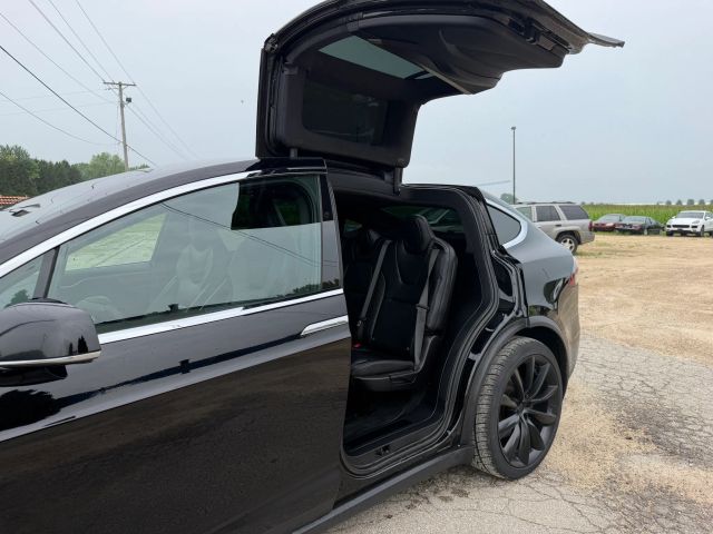 2020 Tesla Model X Long Range - Photo 6